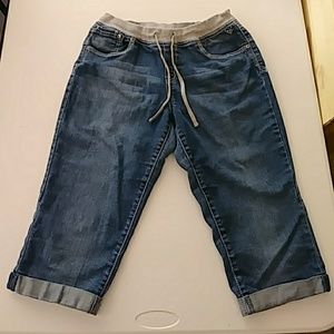 Justice Capris size 16.5 plus